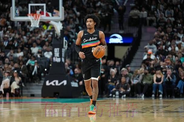 迷失!哈珀全场出战11分钟,5投0中仅得到0分1篮板1助攻 迷失!哈珀全场出战11分钟,5投0中仅得到0分1篮板1助攻